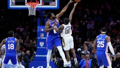 星空体育官网-帝登合砍55分、板凳阵容不再拉胯 76人终迎首胜